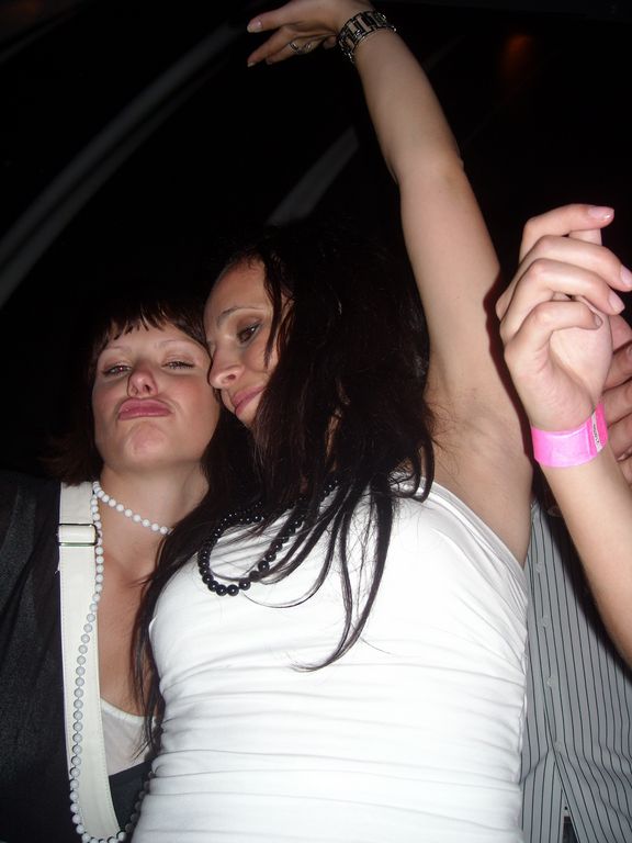 i/Kranj/Absolvent08/07-BlackWhiteParty/absolvent 1895.jpg